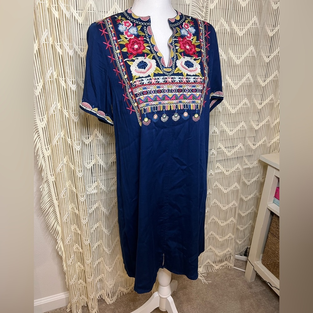 Chelsea & Theodore Floral Embroidery Navy Shift Dress Navy Blue Size Small